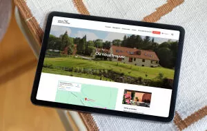 mockuuups ipad air mockup on cozy home fabric